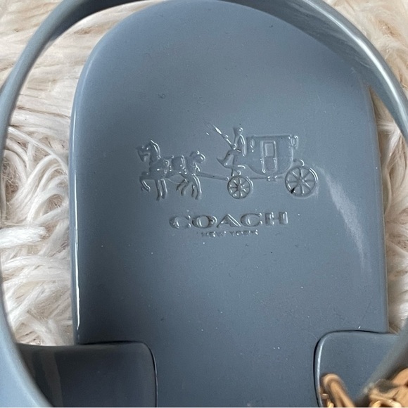 Coach pelican T-strap jelly sandal dust blue with gold accents size 38 or 7.5 - Picture 8 of 10